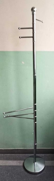 Метална закачалка с 3+3 въртящи рамена
- за 10 евро