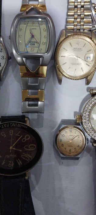 Продам часы женские и мужские б/у