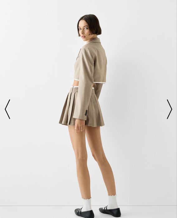 Сет от късо сако с поплин детайл и пола в бежово – Bershka, размер S