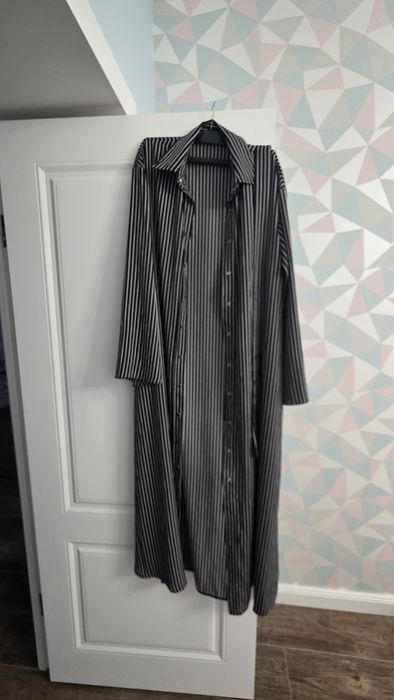 Платье женское модное.