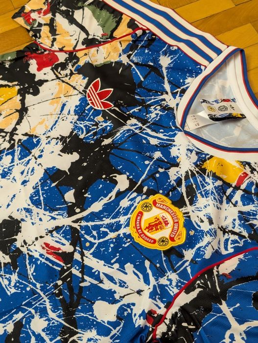 Екип колаборация Manchester United x stone roses