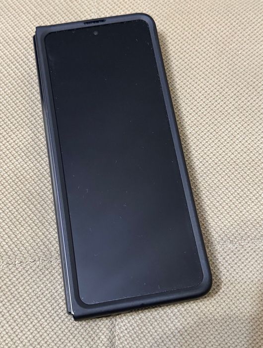 Samsung Fold 5 512 gb 12 ram