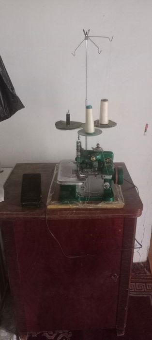 Tikuv moshinasi sotiladi