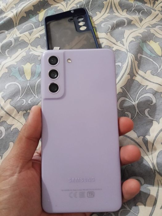 Samsung S21 FE.             ,