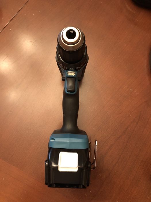 Акумулаторен ударен винтоверт”Makita”