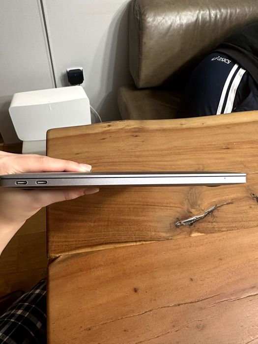 MacBook Pro 13" 2016, i5, 8GB/256GB, 700 lv