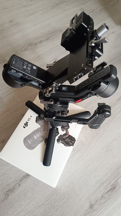 Stabilizator Ronin RS 4 garantie + maner smallrig