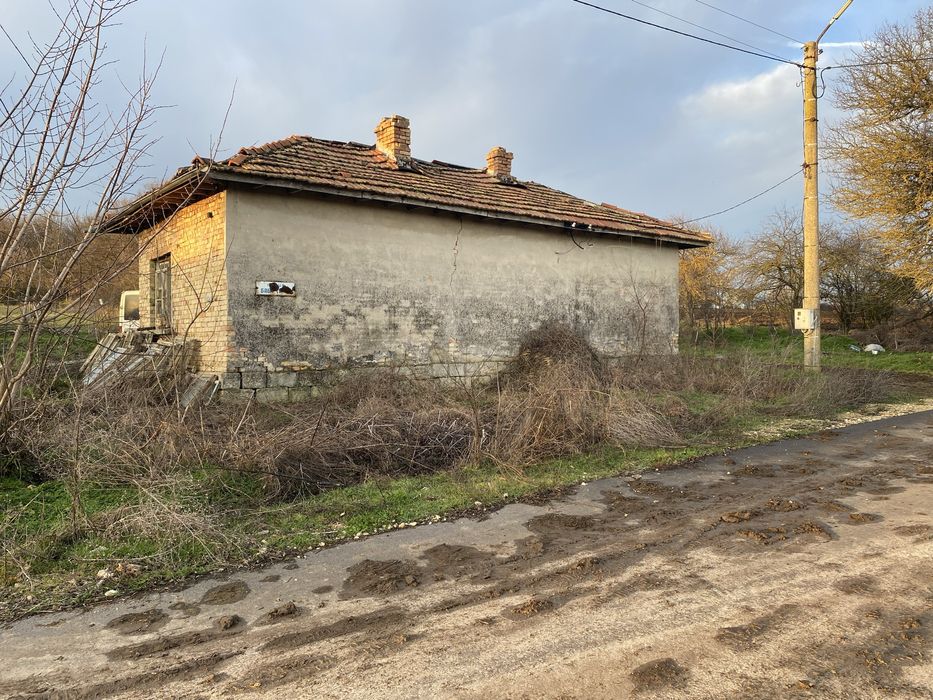 Продавам къща с.Хърсово