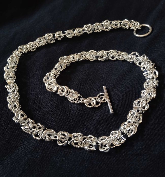 Масивен, дълъг и дебел. Чисто нов! Сребърен ланец, в кутия.