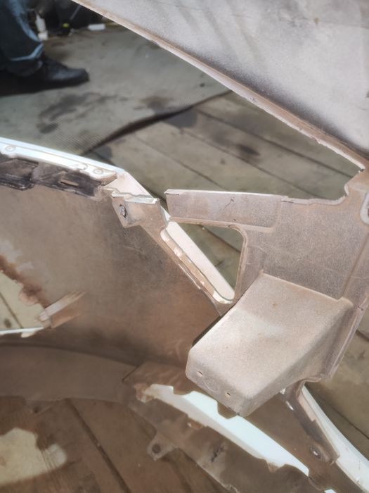 бампер hyndai accent 2021 года