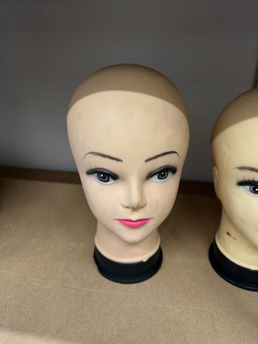 Глава-манекен за шапки