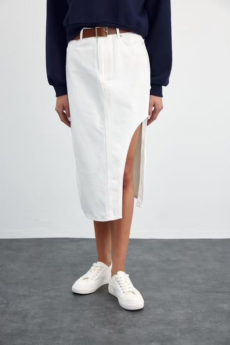 New! Асиметрична дънкова пола в бяло S, M, L