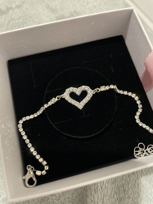 Блезтяща гривна с камъни