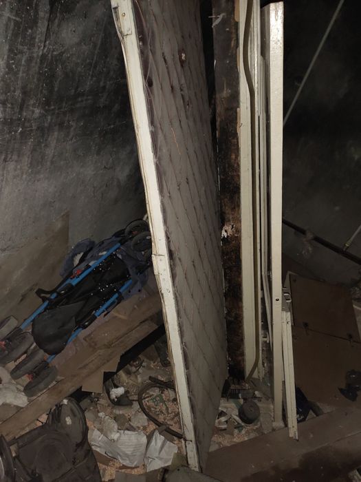 Продам входную дверь.