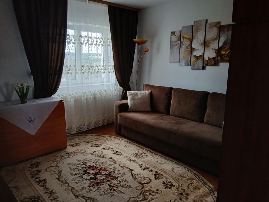 Închiriez Garsoniera