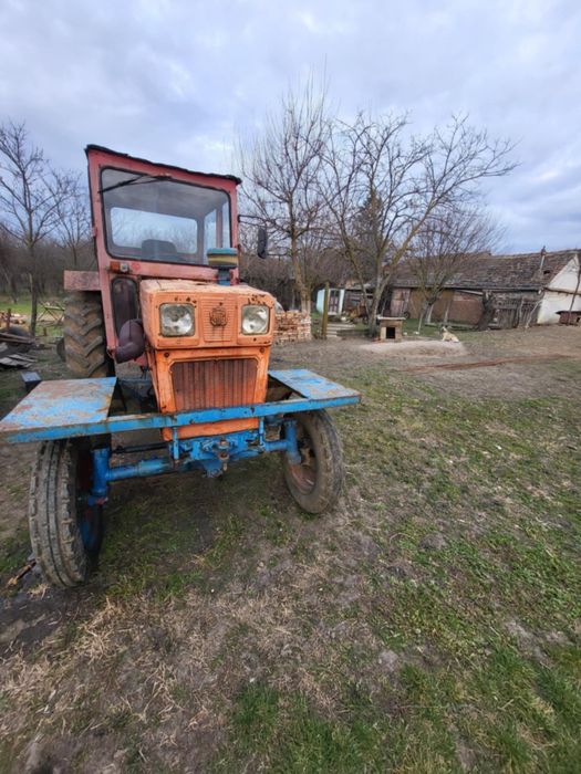 Se vinde tractor