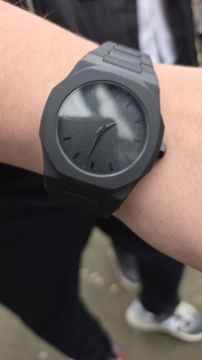 Часы черные,матовые