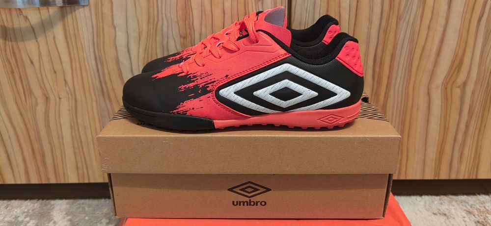 Детски футболни стоножки - чисто нови, номер 36