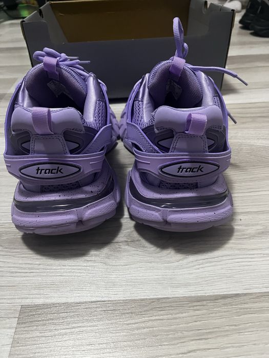 Balenciaga track