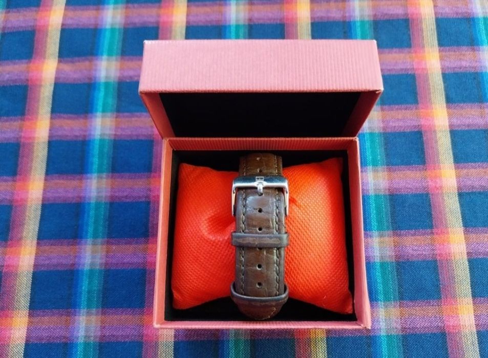 Ceas Tommy Hilfiger.
