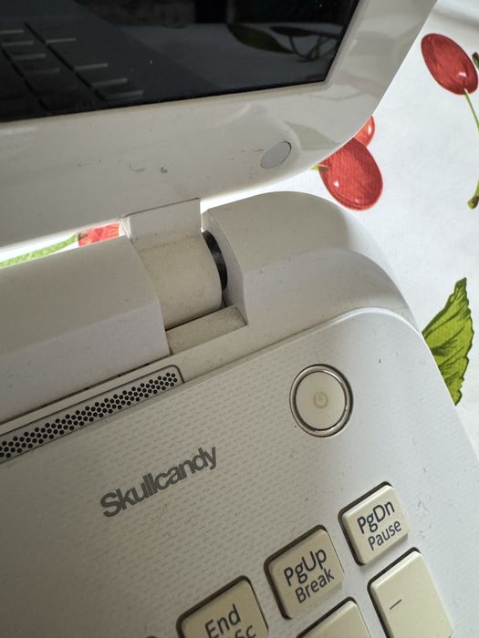 Лаптоп Toshiba Satellite L50-B-1KF