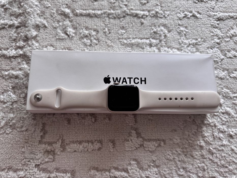 Apple watch se 3, 40 мм