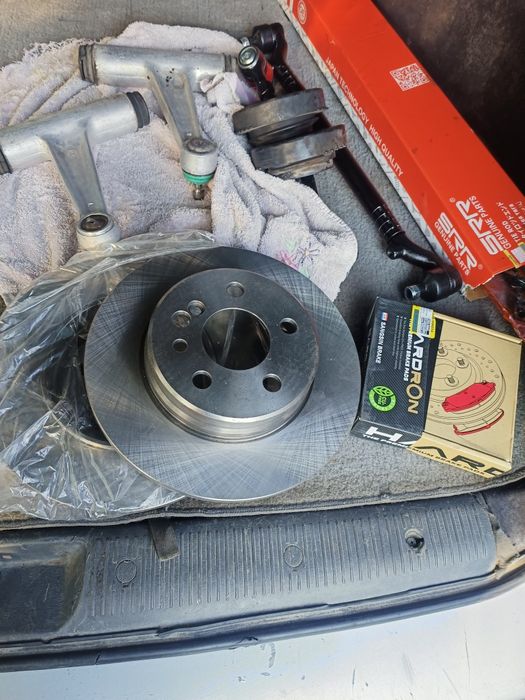 Продам запчасти на мерс W140