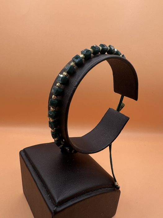 Продам золотые браслеты.