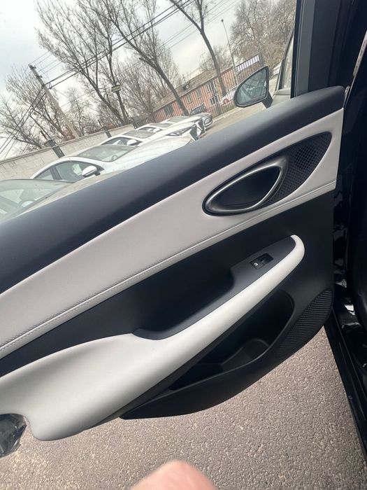 Продается BYD SEAL 05 ( черный цвет )