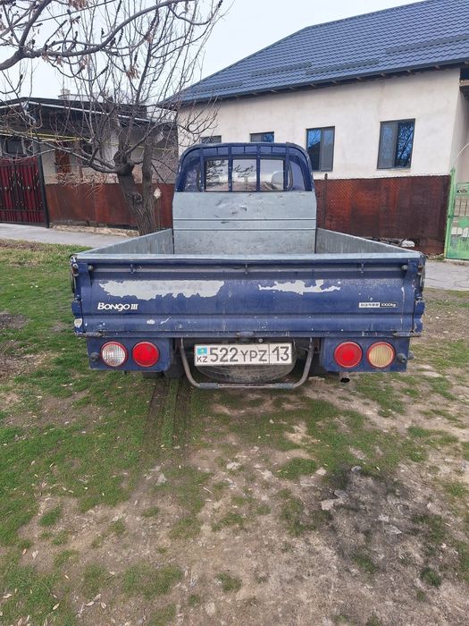 Продам машину кия бонго