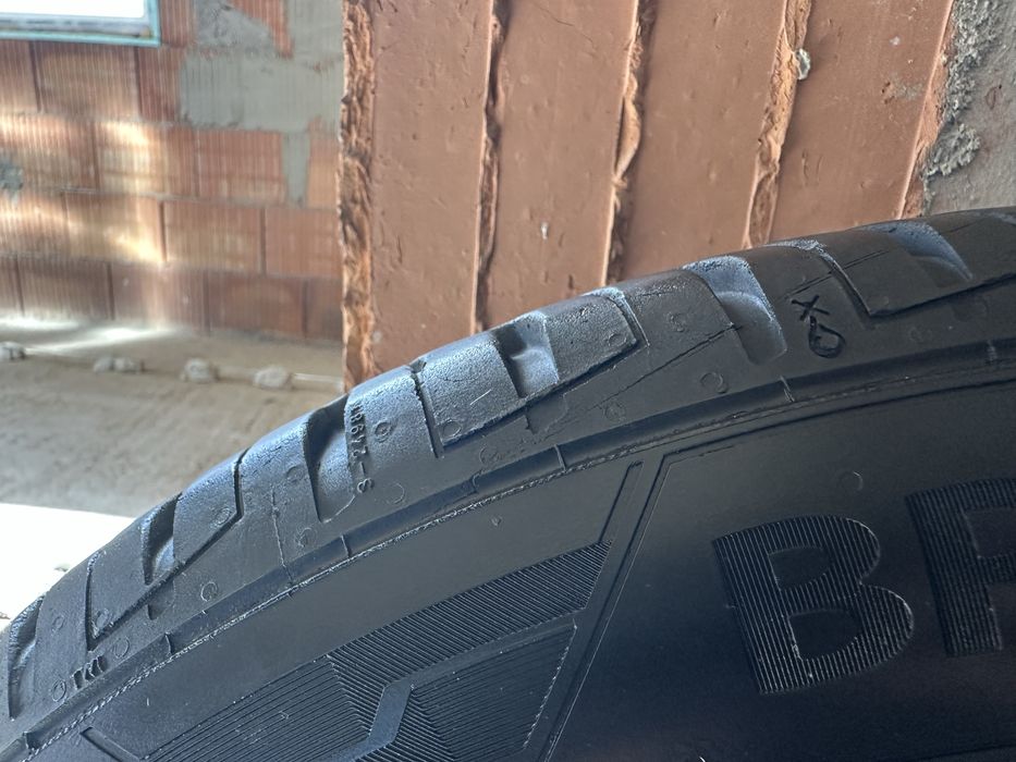 Гуми с джанти + тасове