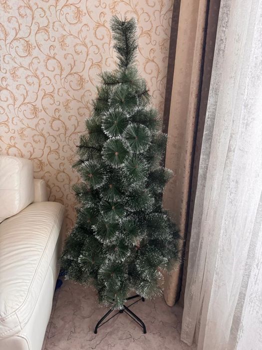 Продам елку в отличном состоянии