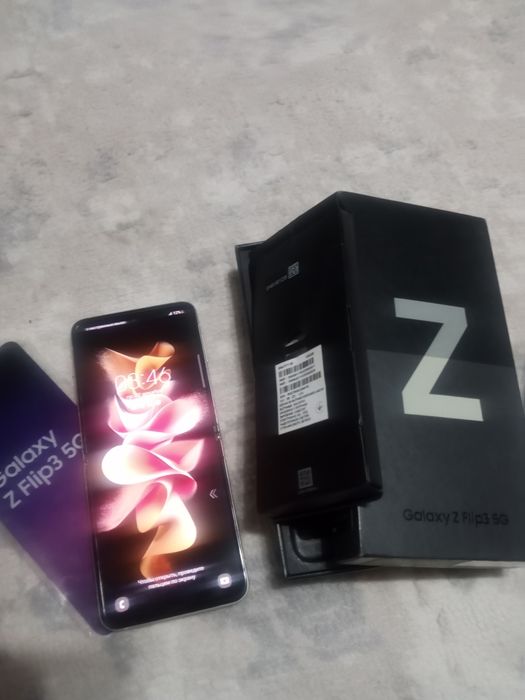 Samsung galaxy Z flip 3. 128gb