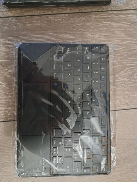 Tastatura plus husa pentru tableta ipad air 3