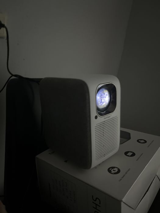 Продам проектор в отличном состаяние