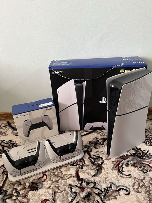 Как новый Sony Playstation 5 Slim 1TB + Подписка