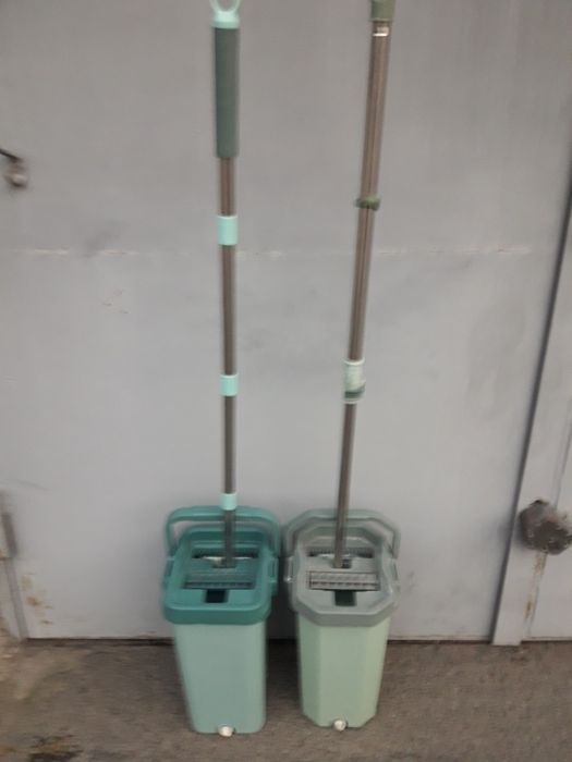 Швабра с ведром.Две штуки.