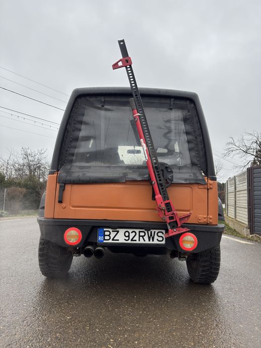 Suzuki samurai offroad