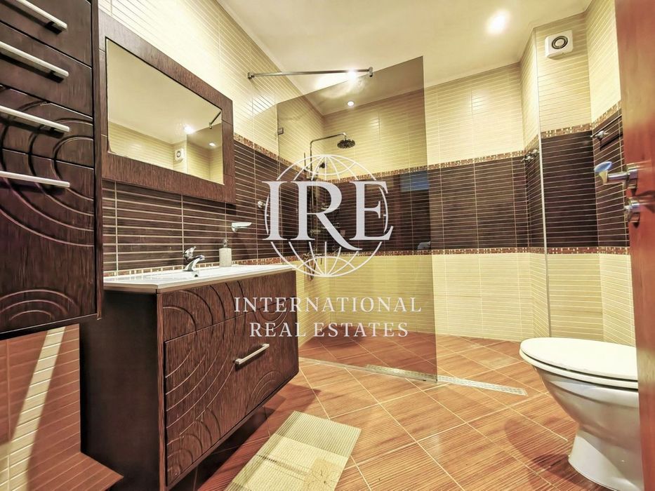 Забележителен имот в тоскански стил на брега на морето! Спираща дъха