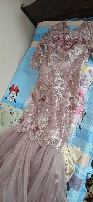 Toy liboslari. Bazmlar tugilgan kunlar uchun. Kelinlar uchun 44 -46