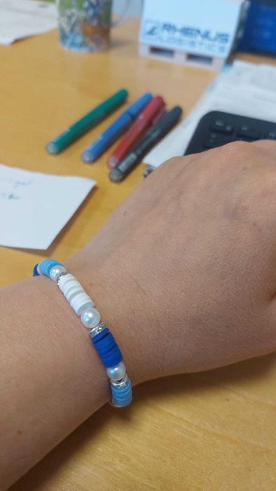 Bratari handmade vesele si colorate!