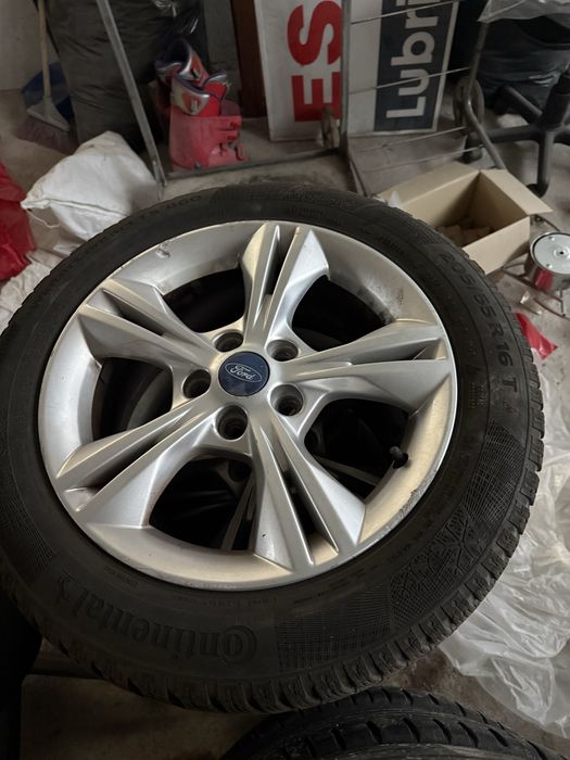 Джанти форд 16 със зимни гуми
