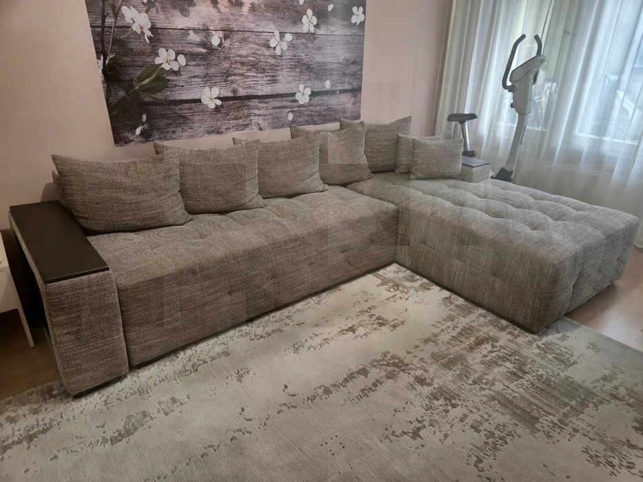 Разтегателен диван