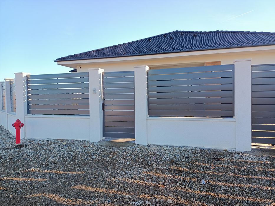 Gard, poartă, poartă pietonală