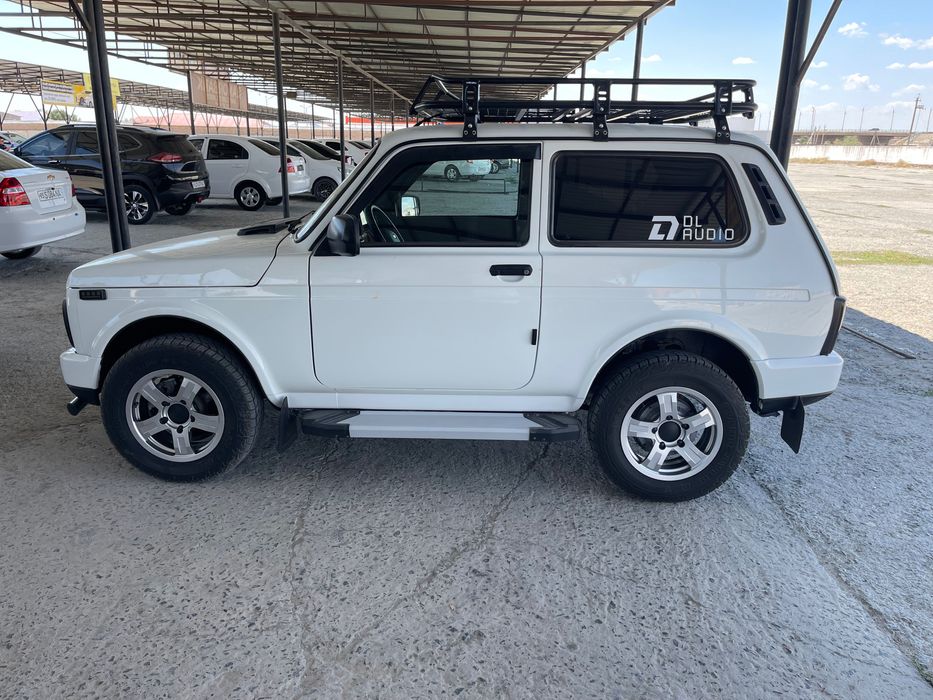 NIVA URBAN Машина свежая