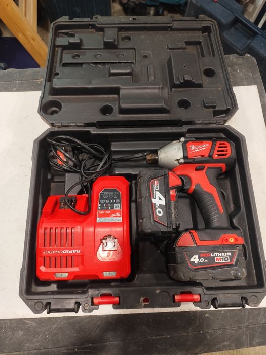 Акумулаторен гайковерт Милуоки 18 волта Milwaukee M18 BIW12-402C