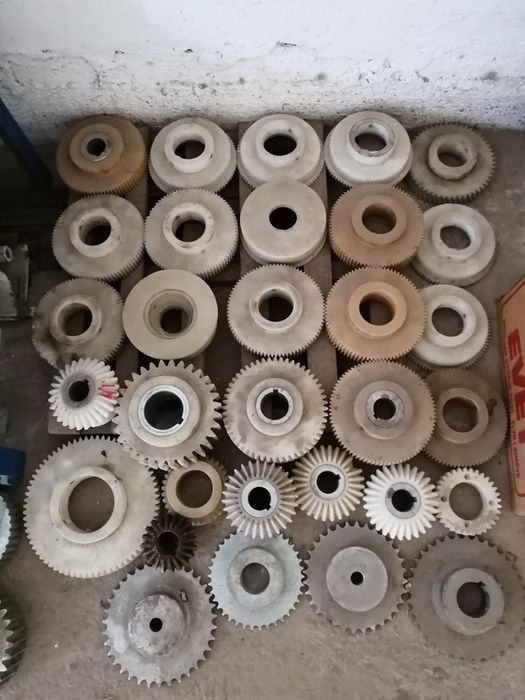 Продаётся разные запчасти, ремны и ножы для станков