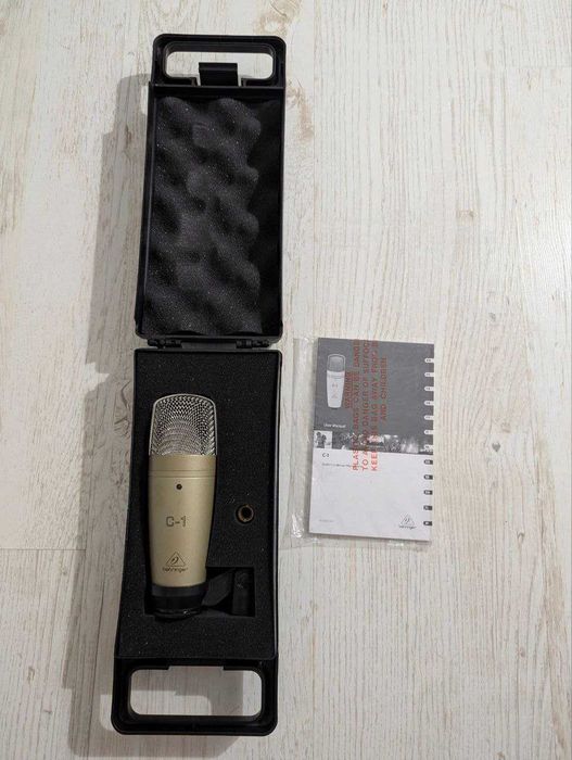 Студийный микрофон