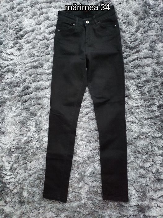 Blugi mărimea  34