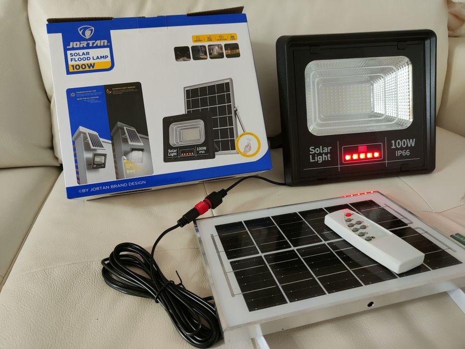 Proiector LED Solar lampa Gradina 100W Autonomie 12H , Cablu 5 metri , Lampa led solara iluminare curte terasa gradina garaj magazie